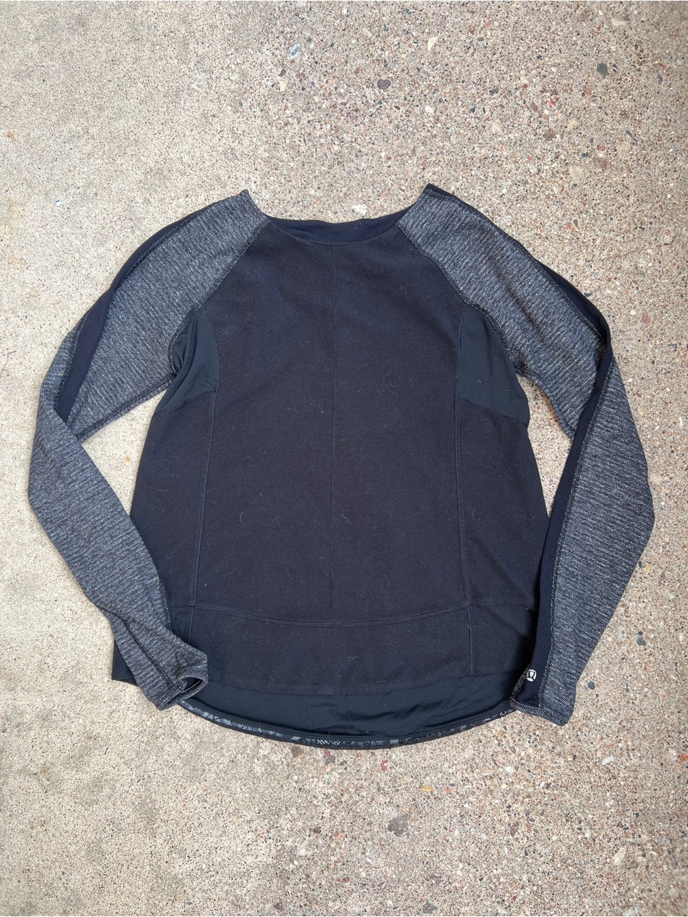 Lululemon fleece type long sleeve running top size 10